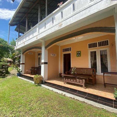 Sumatra Cheeky Monkeys Hotel Bukit Lawang Exterior photo