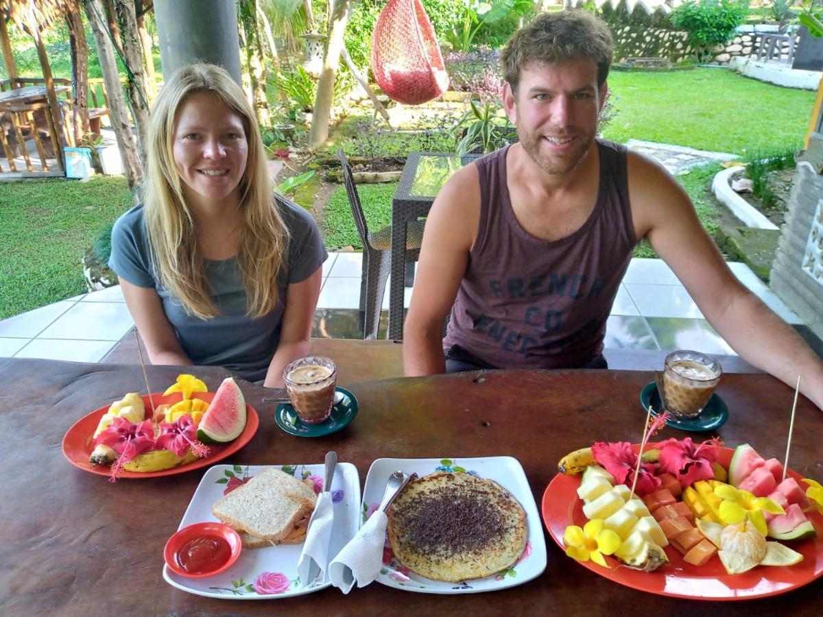 Sumatra Cheeky Monkeys Hotel Bukit Lawang Exterior photo
