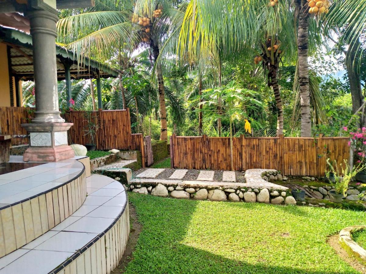 Sumatra Cheeky Monkeys Hotel Bukit Lawang Exterior photo