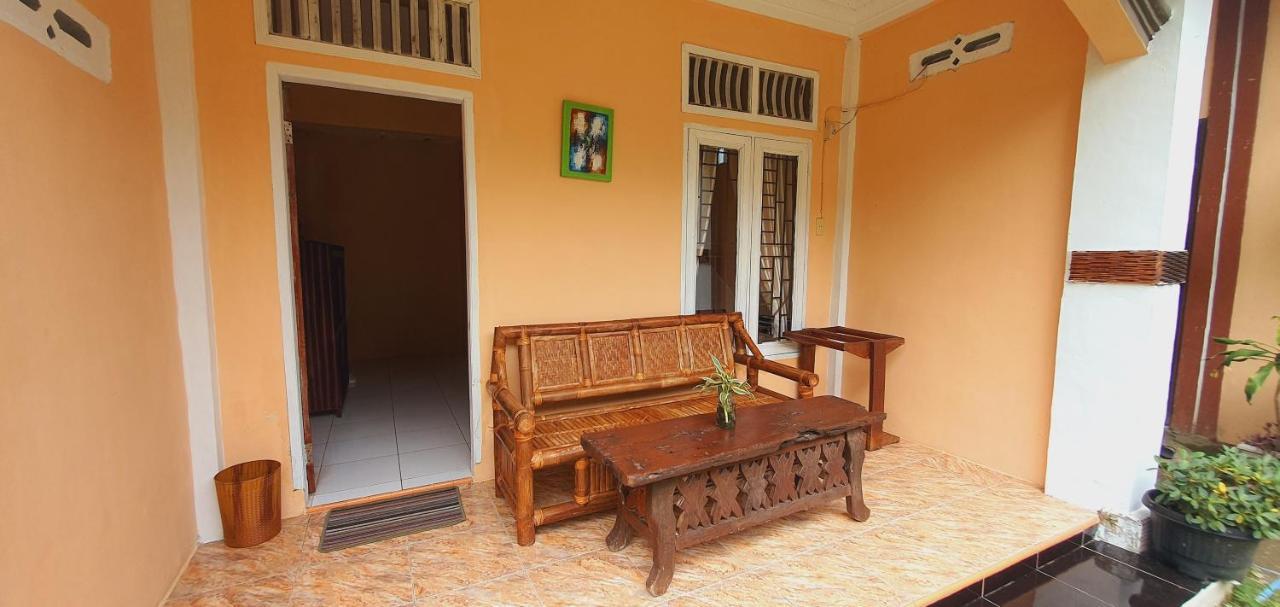 Sumatra Cheeky Monkeys Hotel Bukit Lawang Exterior photo