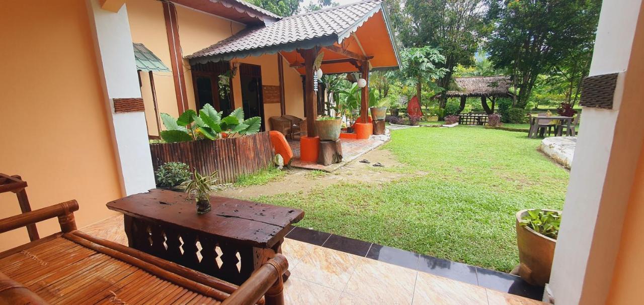 Sumatra Cheeky Monkeys Hotel Bukit Lawang Exterior photo