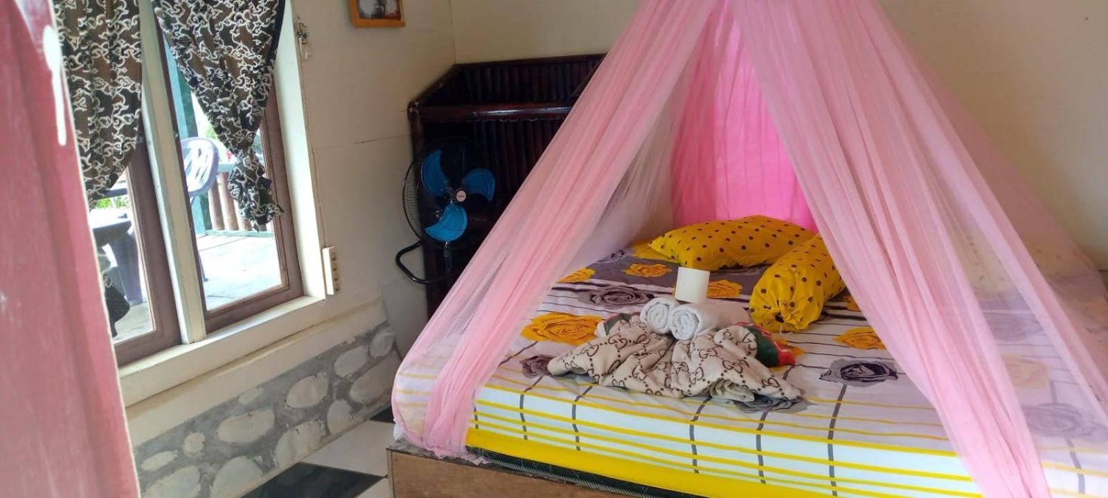 Sumatra Cheeky Monkeys Hotel Bukit Lawang Room photo