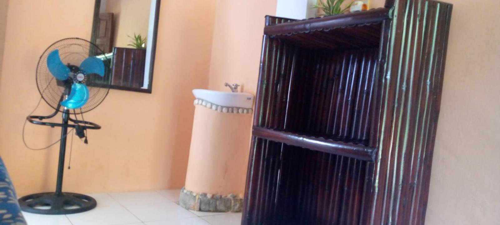 Sumatra Cheeky Monkeys Hotel Bukit Lawang Room photo