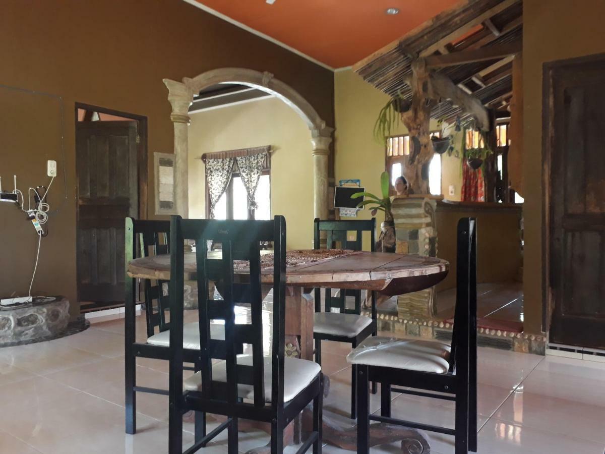Sumatra Cheeky Monkeys Hotel Bukit Lawang Exterior photo